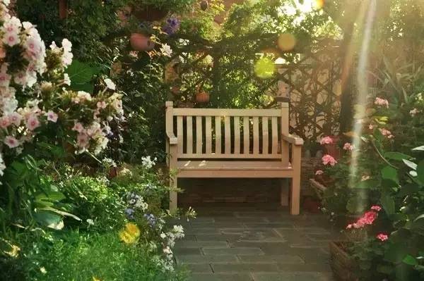 花园庭院设计，主要用花来装饰庭院，是爱花人士的绝佳选择！